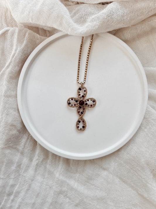 Collier “Divina” – Croix dorée & pierres colorées