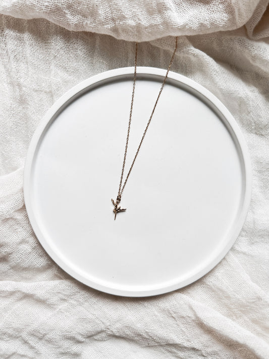 Collier “ballerine” – Danseuse dorée & délicatesse