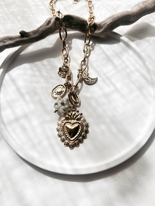 Sacré cœur collier