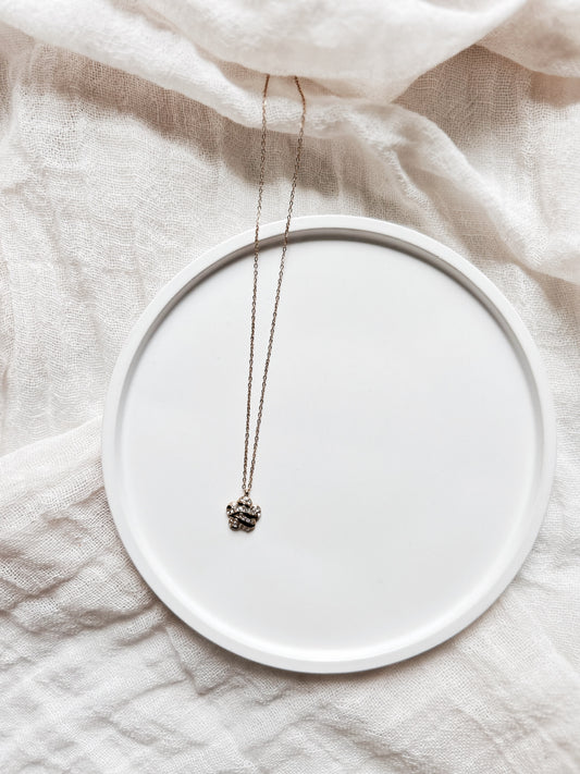 Collier “Ondine” – Pendentif doré & éclats de strass